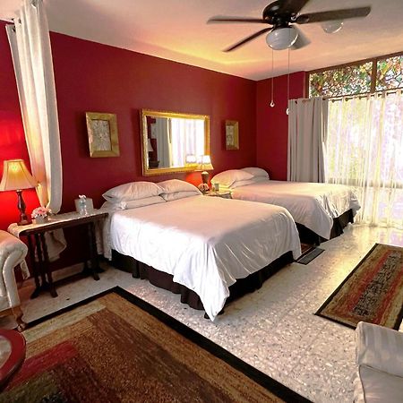 Dickinson Guest House, Guadalajara Expo Экстерьер фото