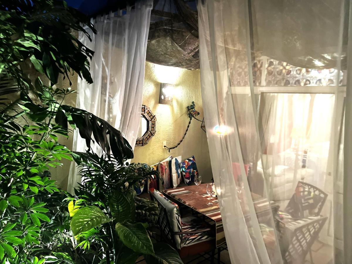 Dickinson Guest House, Guadalajara Expo Экстерьер фото